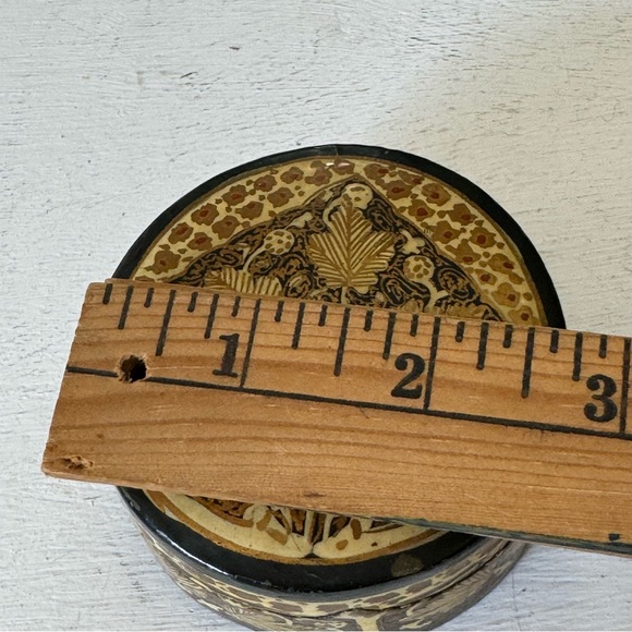 The India Craft House Kashmiri Art Paper Mache & Wood Round Trinket Box Vintage - Picture 11 of 12